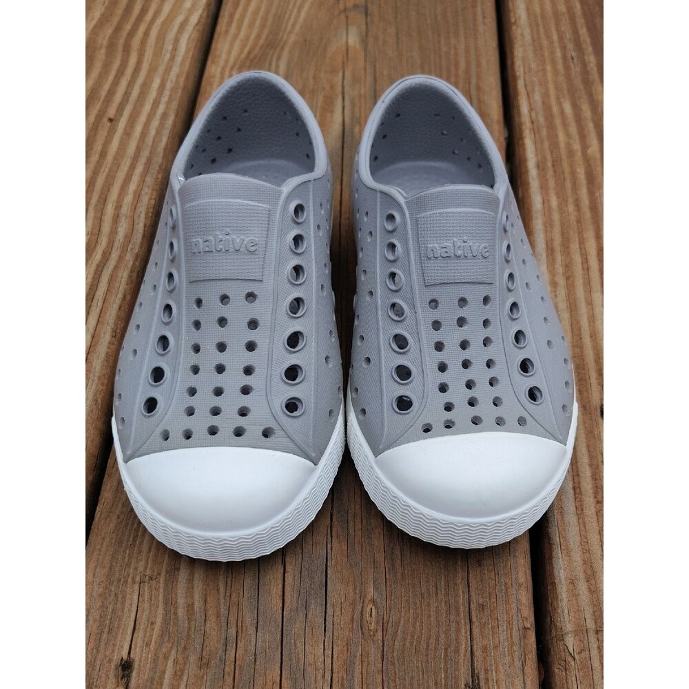 Native Gray Jefferson Slip-On Water Shoes Sneakers Size 8 Kids
